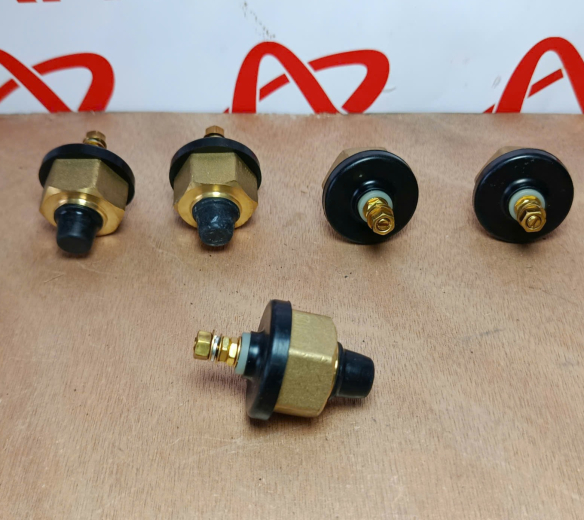 Công tăt báo động áp suất thấp xúc lật Lonking 50NC hàng chính hãng