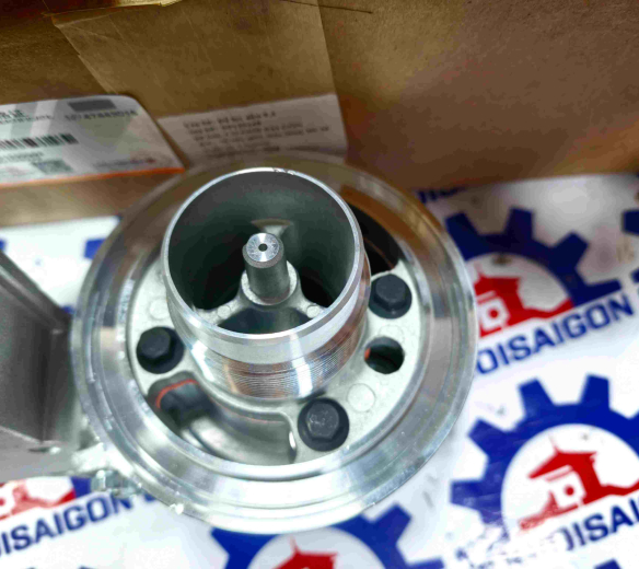 Nắp két sương động cơ Cummins9.3 xe xúc lật Liugong hàng chính hãng 